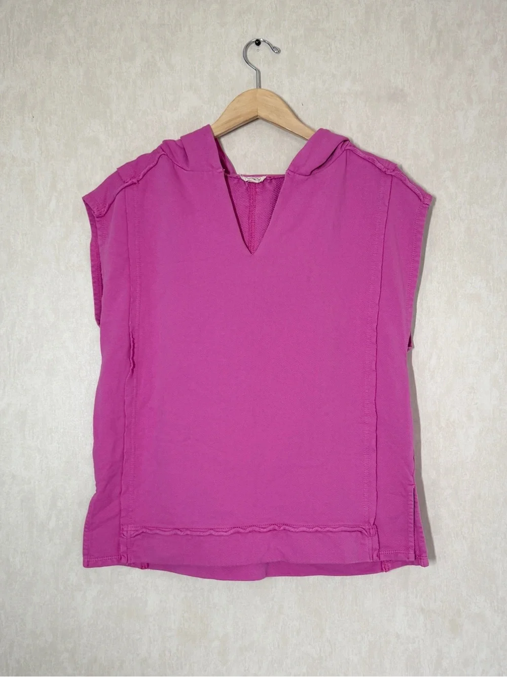 Pilcro Women’s Sleeveless Hoodie Sweatshirt V-Neck in Pink S